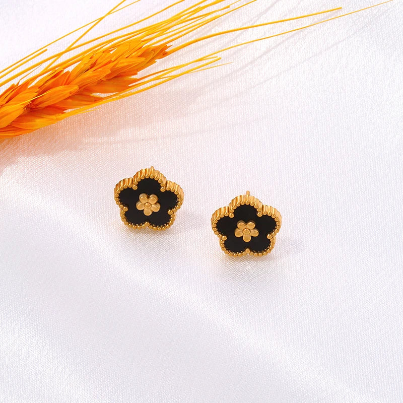 Pendientes de botón con trébol de 5 hojas negro