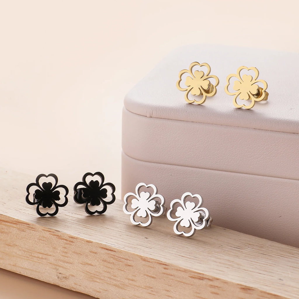 Pendientes de botón de hoja de trébol de 4 hojas oro