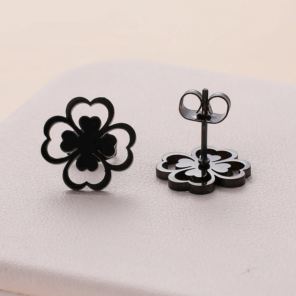 Pendientes de botón de hoja de trébol de 4 hojas negro