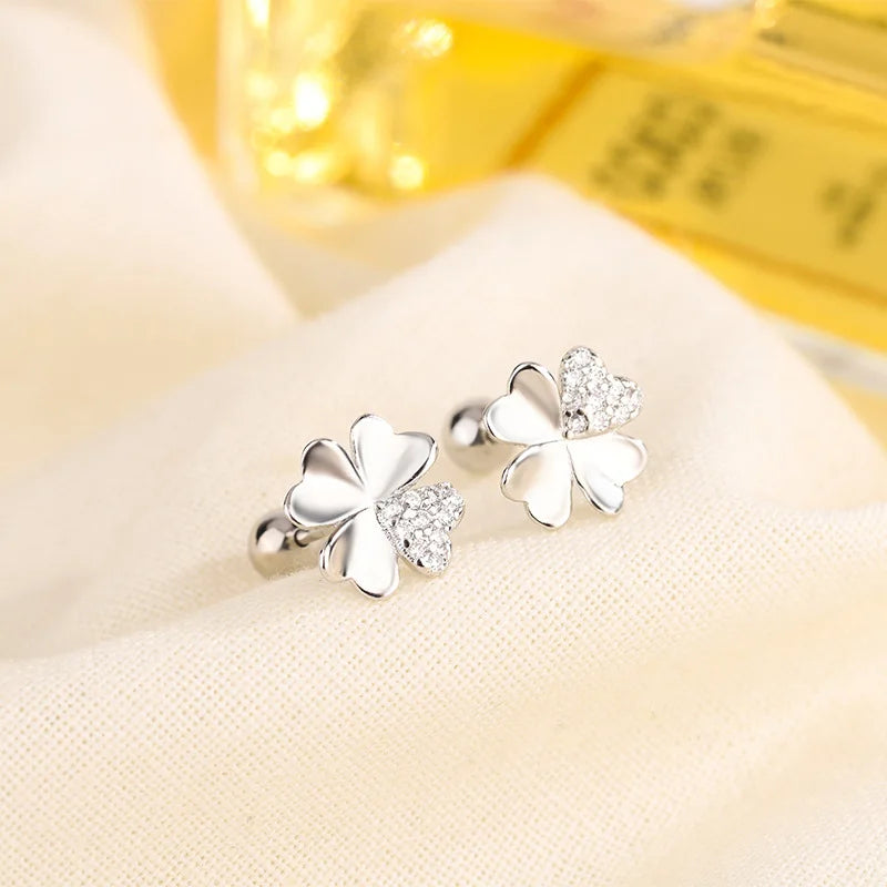 Pendientes de Clavo en Hoja de Trébol de 4 Hojas con Circón