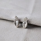 Pendientes de botón Mano de Buda plata
