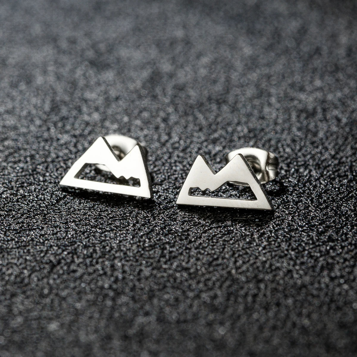 Pendientes de botón Montañas Minimalistas plata