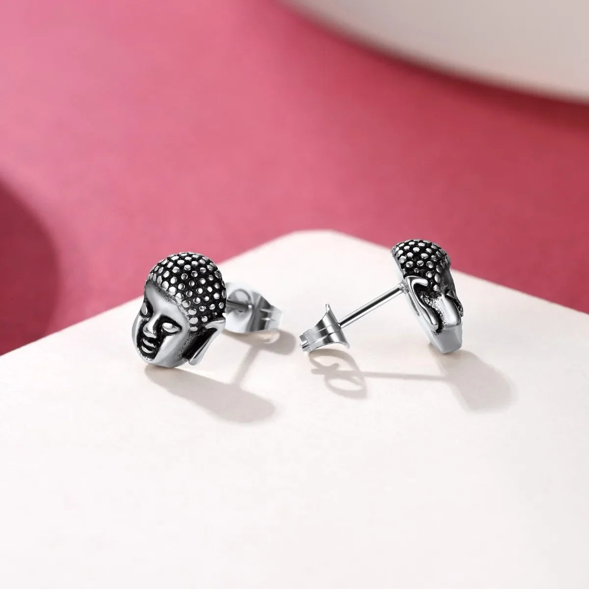 Pendientes de botón Cabeza de Buda plata