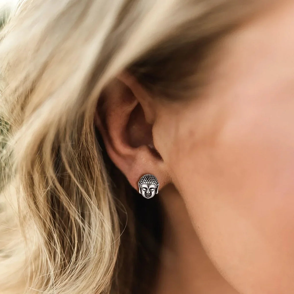 Pendientes de botón Cabeza de Buda plata