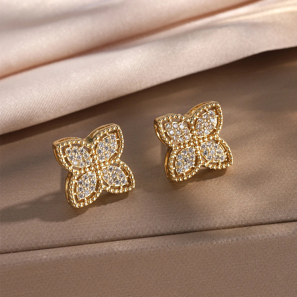 Pendientes de botón Trébol de 4 hojas en circonio oro