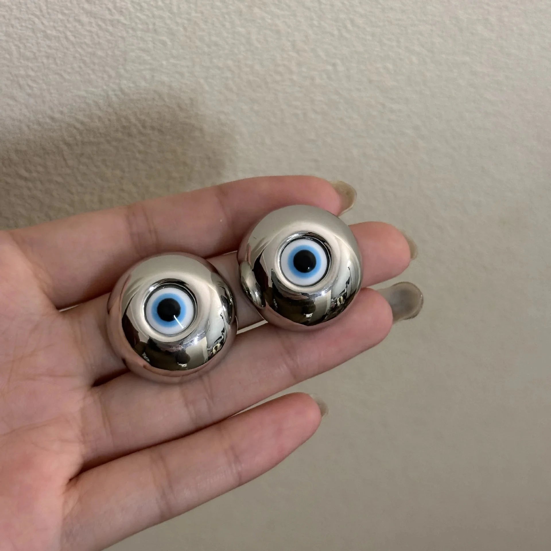 Pendientes de botón vintage contra el mal de ojo plata