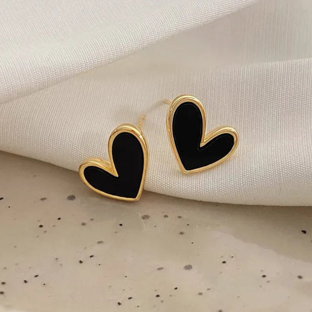 Pendientes de corazón efecto nacarado negro