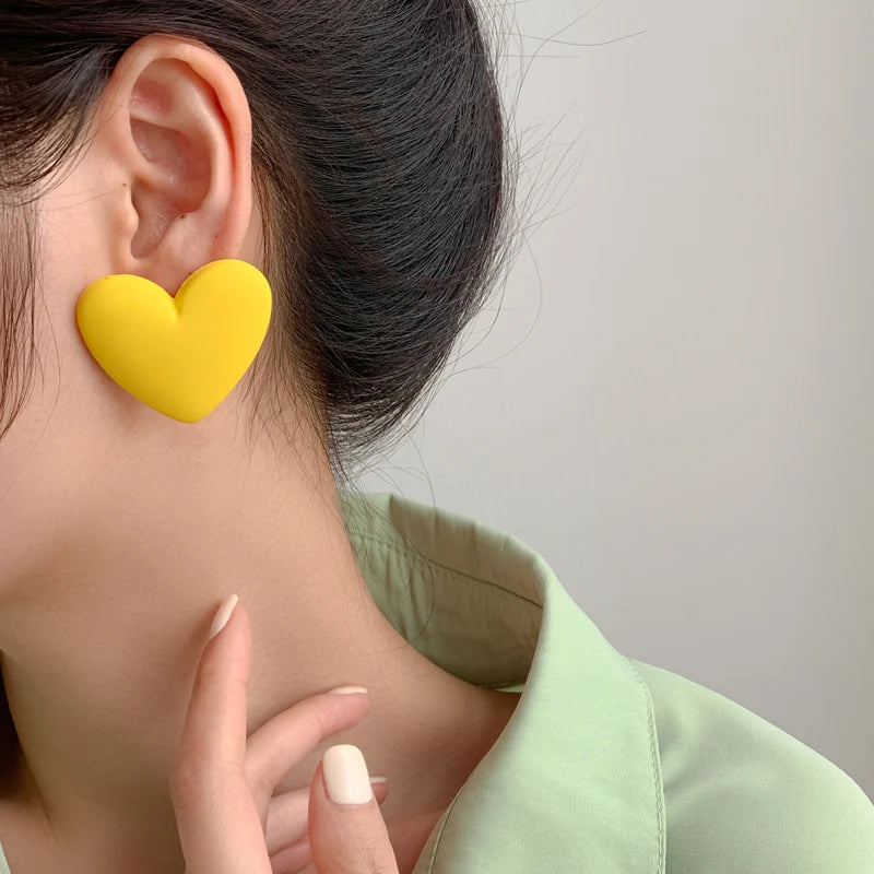 Pendientes corazón de terciopelo amarillo