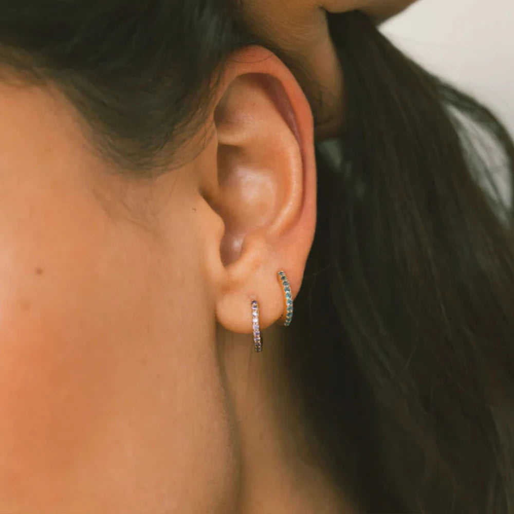 Pendientes de aro dorados con piedra de nacimiento para mujer