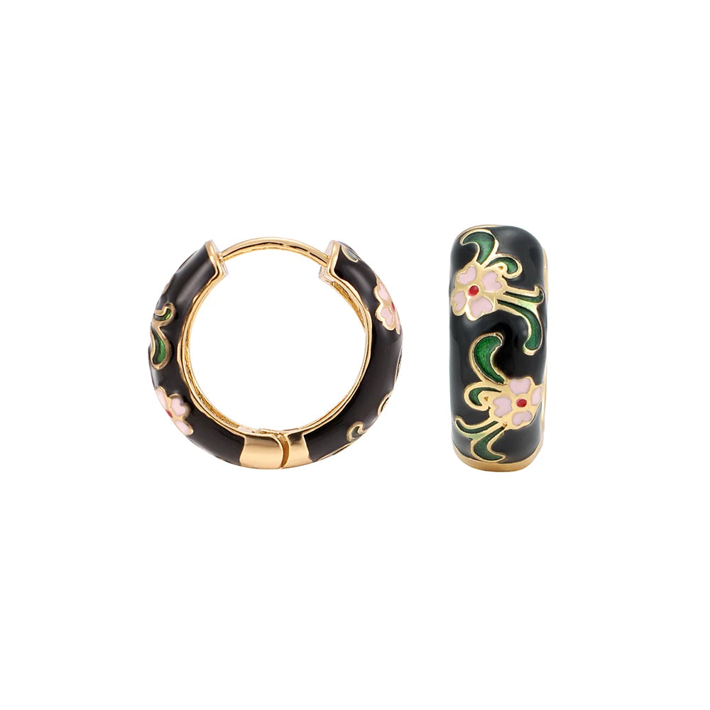 Pendientes de aro con flores de rosa esmaltadas negras