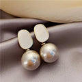 Pendientes de Estilo Retro con Perlas Blancas beige