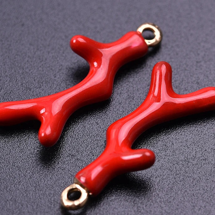 Pendientes dorados coral rojo