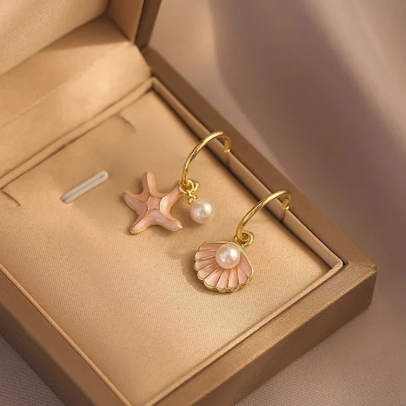 Pendientes esmaltados con concha y perla rosa