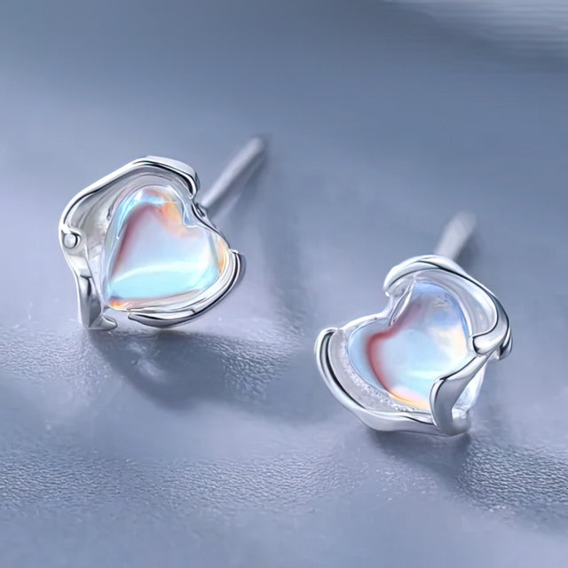 Pendientes en forma de corazón con piedra lunar 