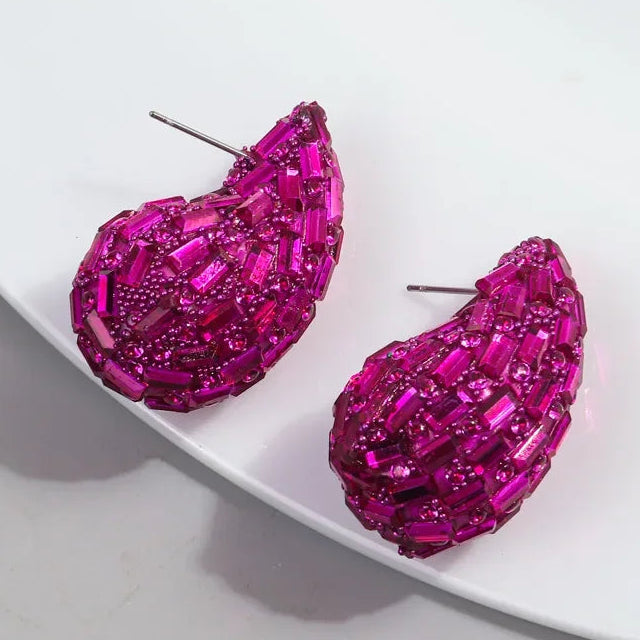 Pendientes de gota de agua pavé con cristales de colores rosas