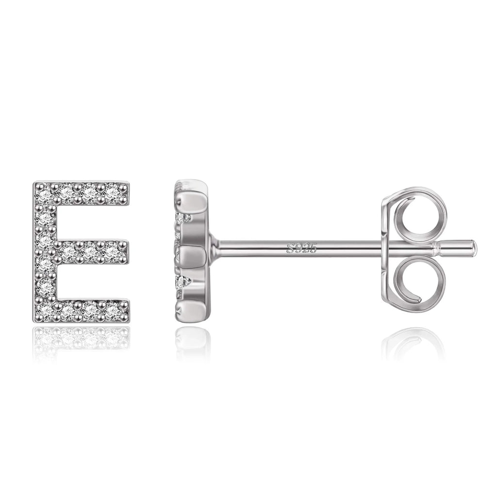 Pendientes iniciales de plata e