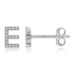 Pendientes iniciales de plata e