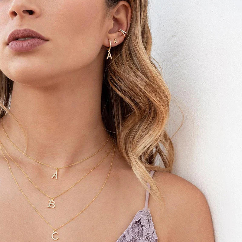 Pendientes de aro con inicial para mujer
