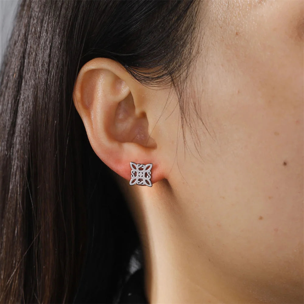 Pendientes Nudo de Bruja Clavos de Protección Mujer Wicca plata