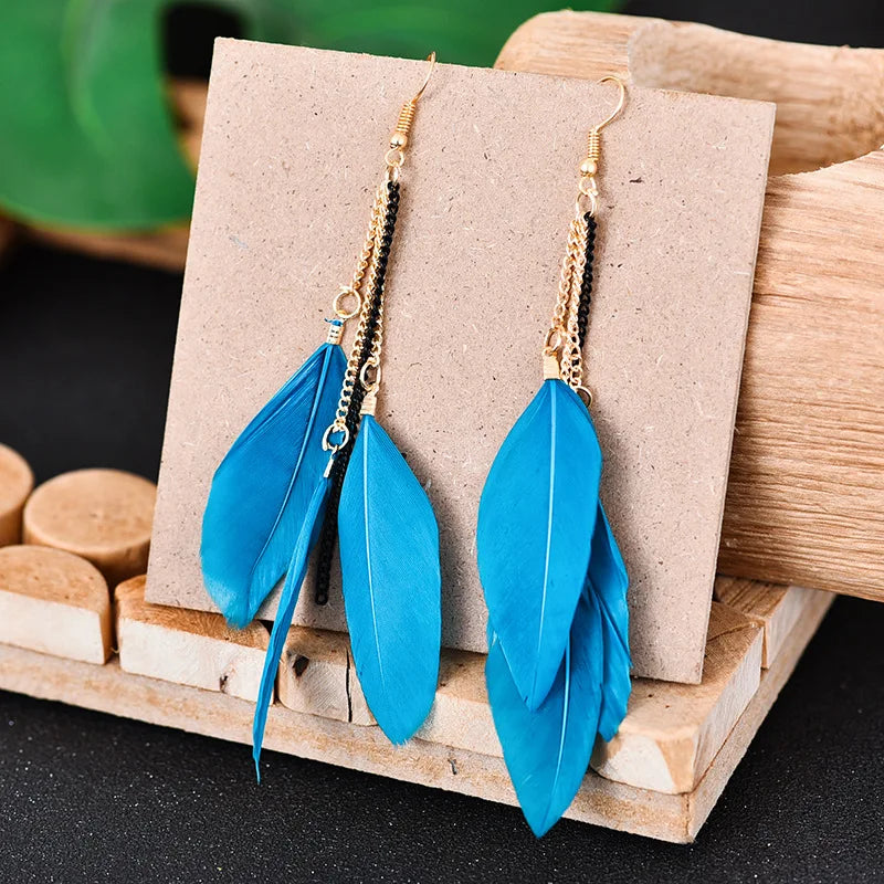 Pendientes Colgantes con Plumas de Colores 3