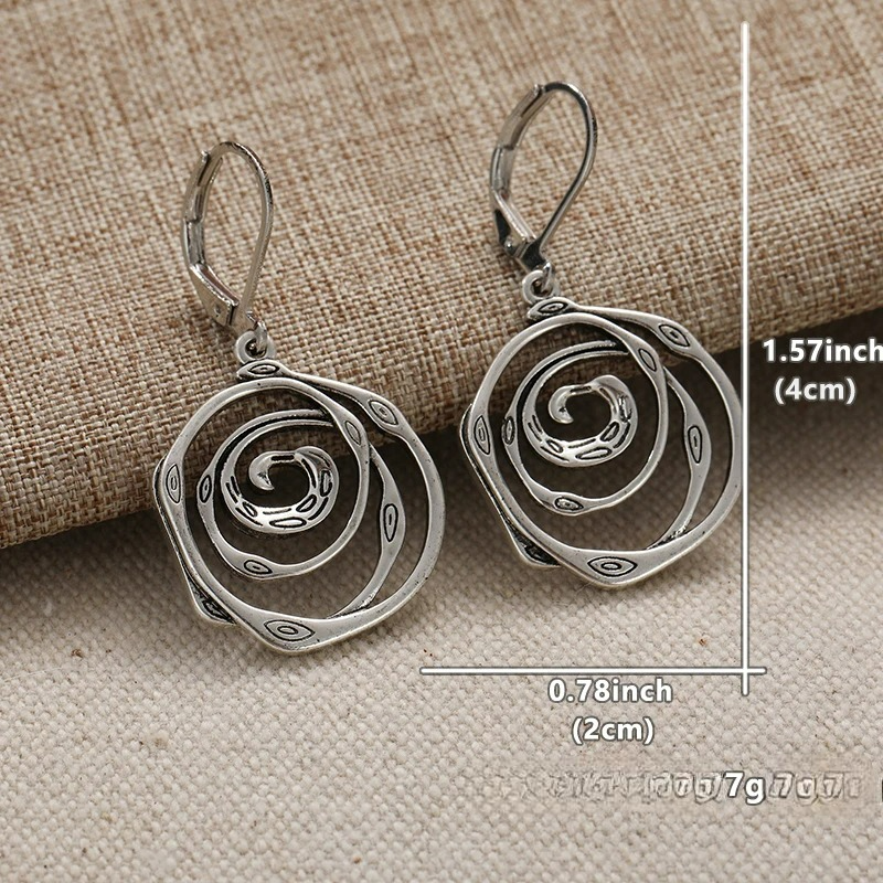 Pendientes colgantes con espiral cincelada