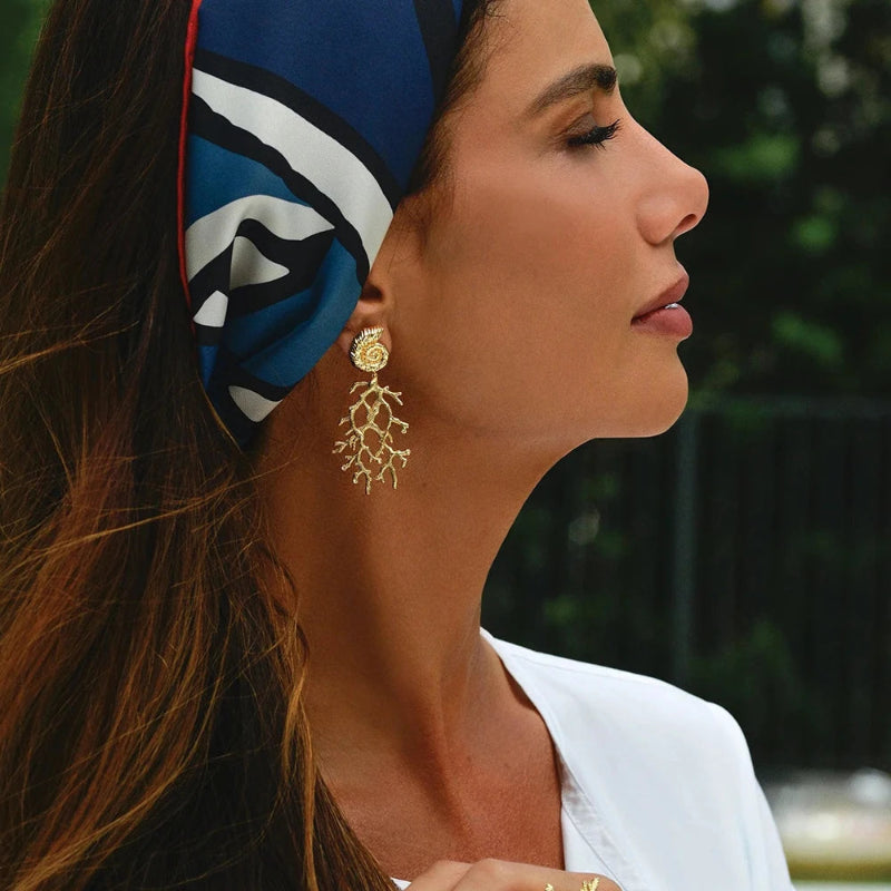 Pendientes Colgantes de Concha y Coral