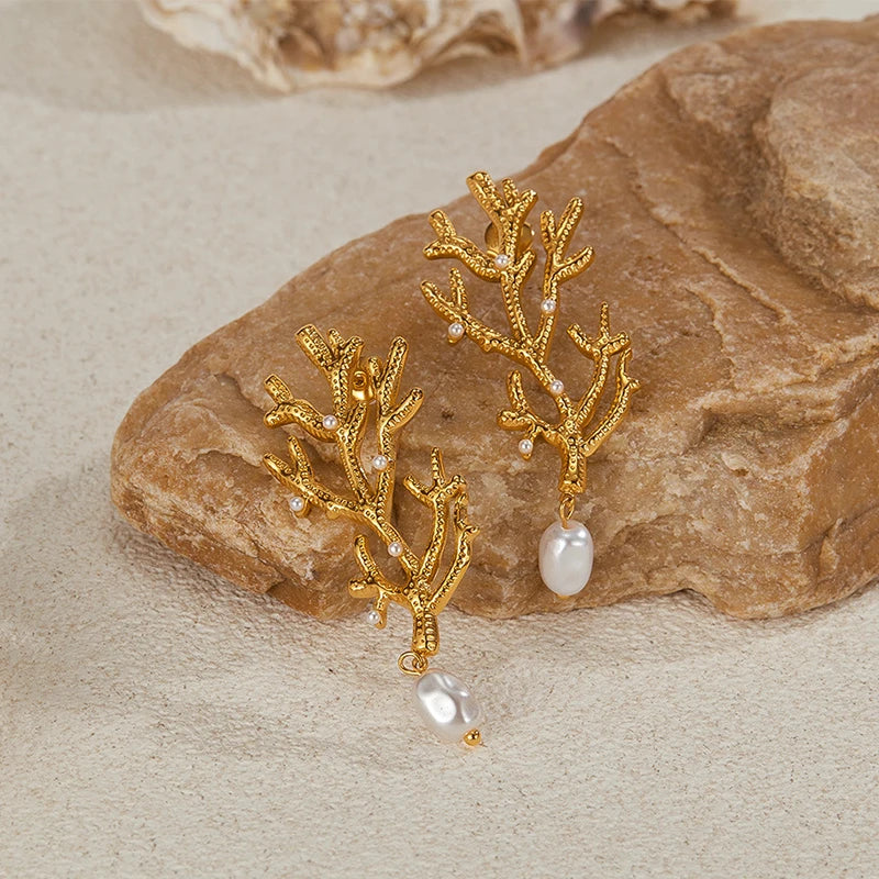 Pendientes Colgantes de Coral y Perlas Blancas