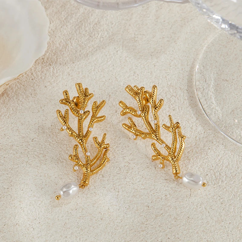 Pendientes Colgantes de Coral y Perlas Blancas