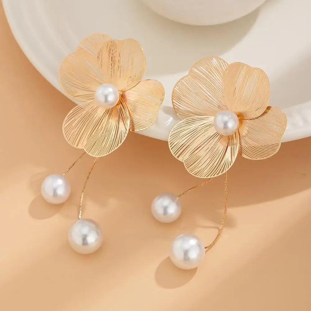 Pendientes Colgantes de Flor y Perlas oro