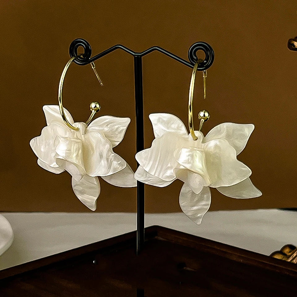 Pendientes de Aro Colgantes Flores Anchas blanco