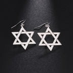 Pendientes colgantes hexagonales con el símbolo judío de la <span data-glossary-id="star-of-david">estrella de David</span> en plata