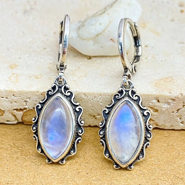Pendientes colgantes ovalados y piedra lunar