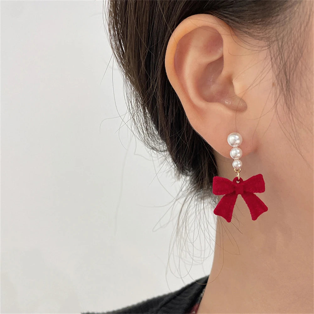 Pendientes Colgantes con Perlas y Lazos rojos