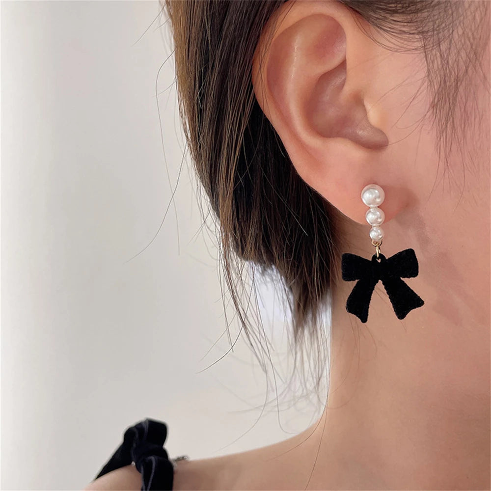 Pendientes Colgantes con Perlas y Lazos negros