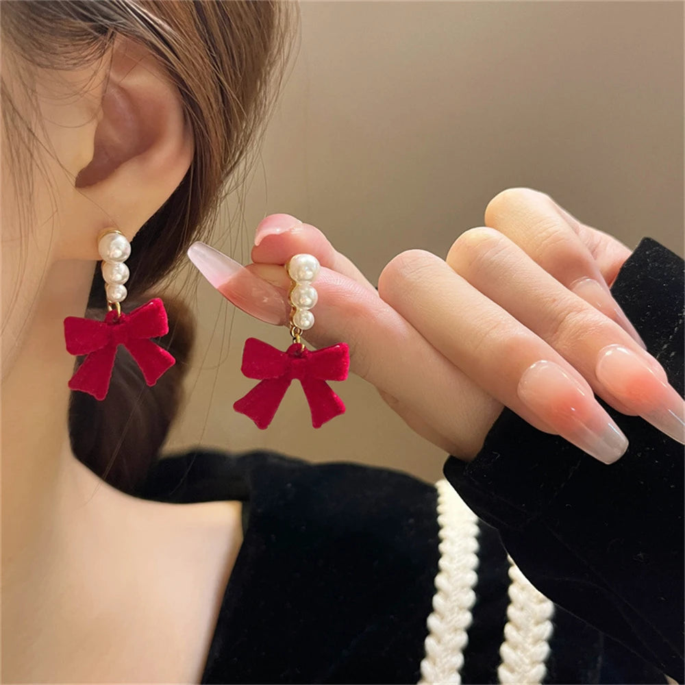 Pendientes Colgantes con Perlas y Lazos rojos