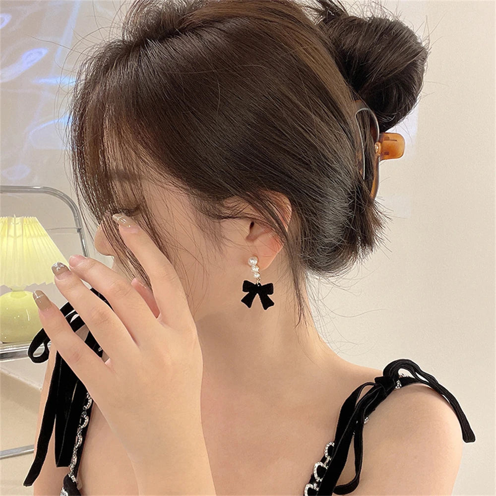 Pendientes Colgantes con Perlas y Lazos negros