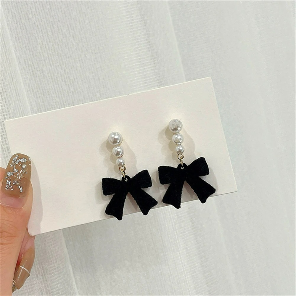 Pendientes Colgantes con Perlas y Lazos negros