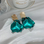 Pendientes colgantes con pétalos de flor verdes