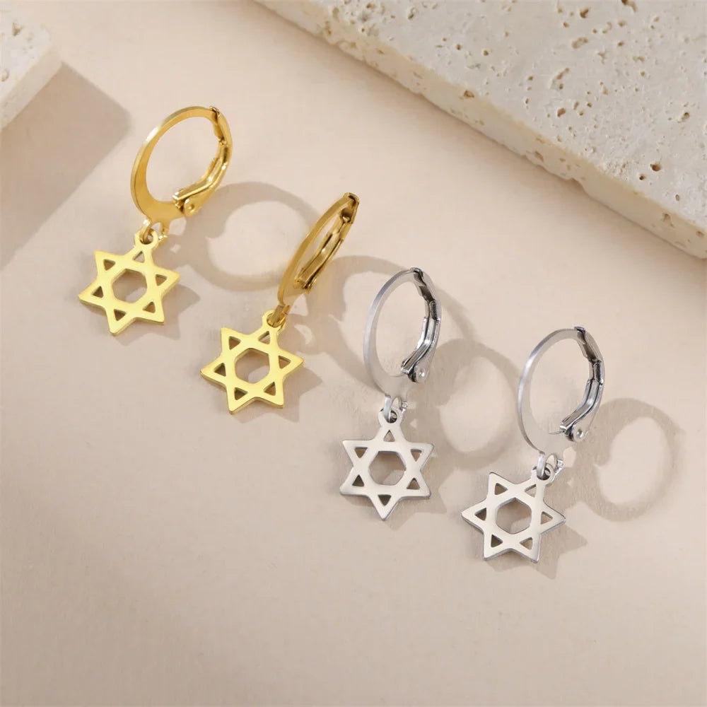 Pendientes colgantes para mujer con la <span data-glossary-id="etoile-de-david">estrella de David</span> simbólica judía 
