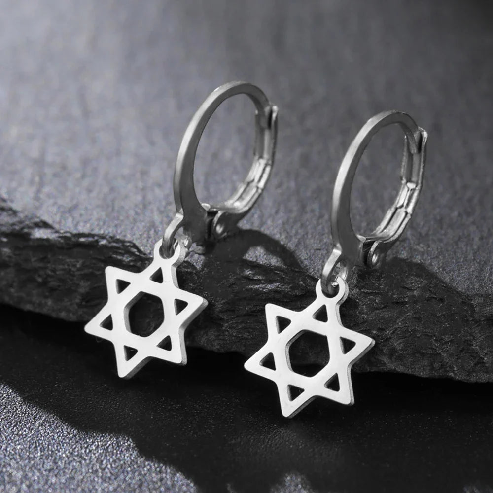 Pendientes colgantes para mujer con la <span data-glossary-id="etoile-de-david">estrella de David</span> simbólica judía de plata