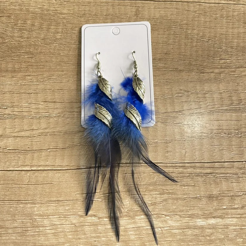 Pendientes Colgantes con Estilo y Plumas 1