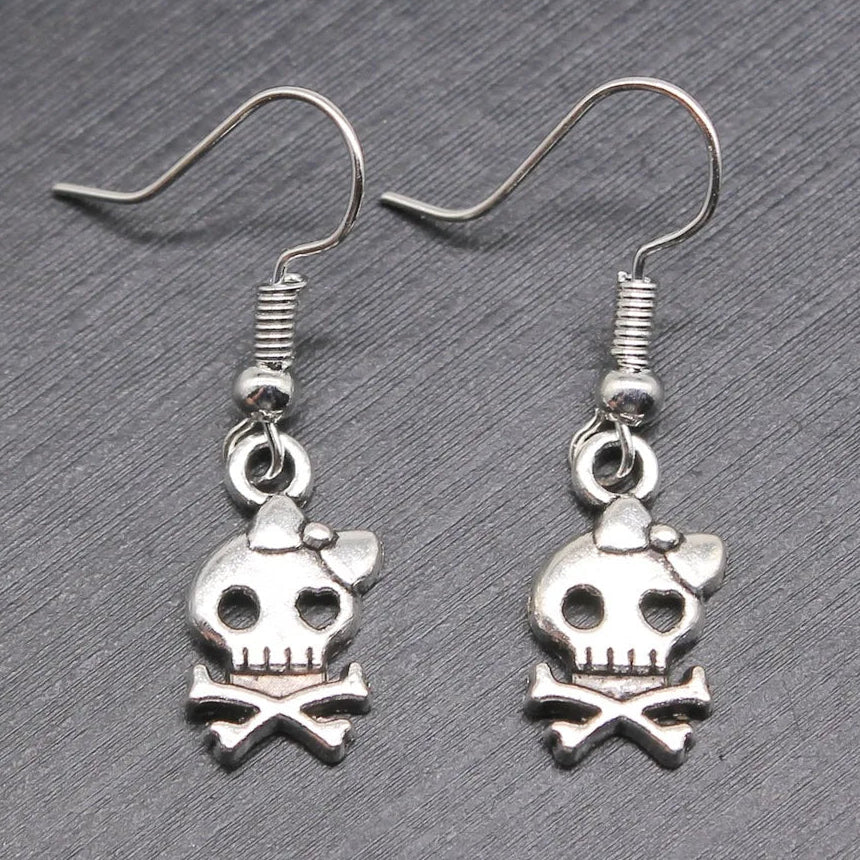 Pendientes colgantes de calavera con lazo pirata