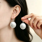 Pendientes colgantes vintage de metal martillado 
