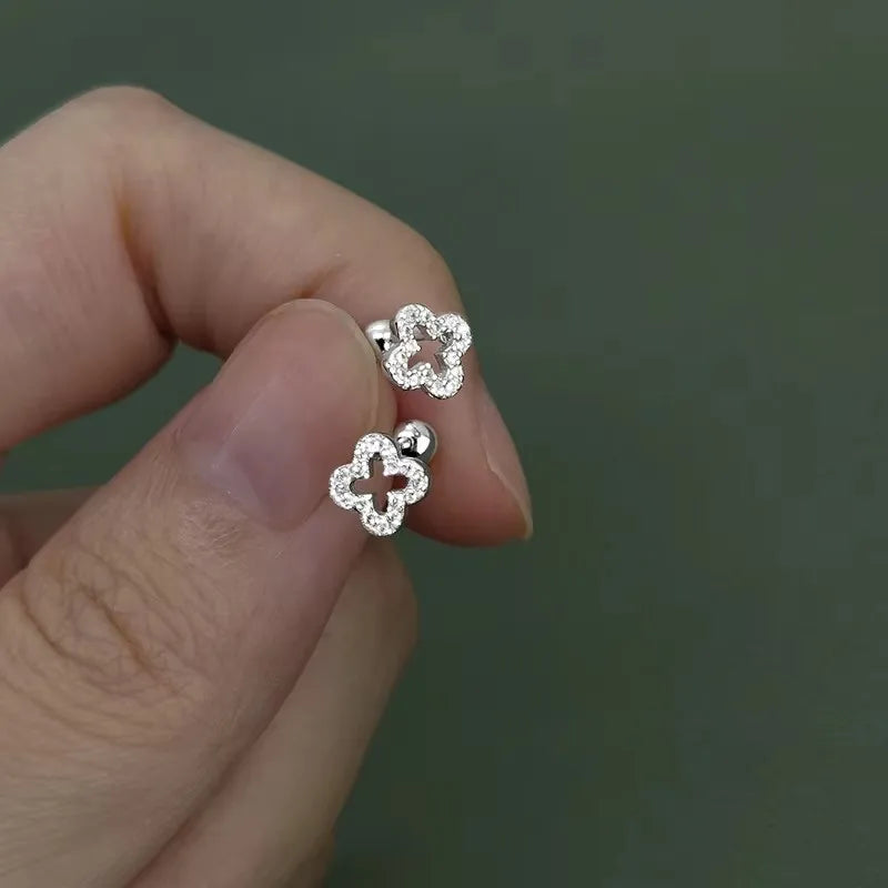 Pendientes de trébol calado y strass
