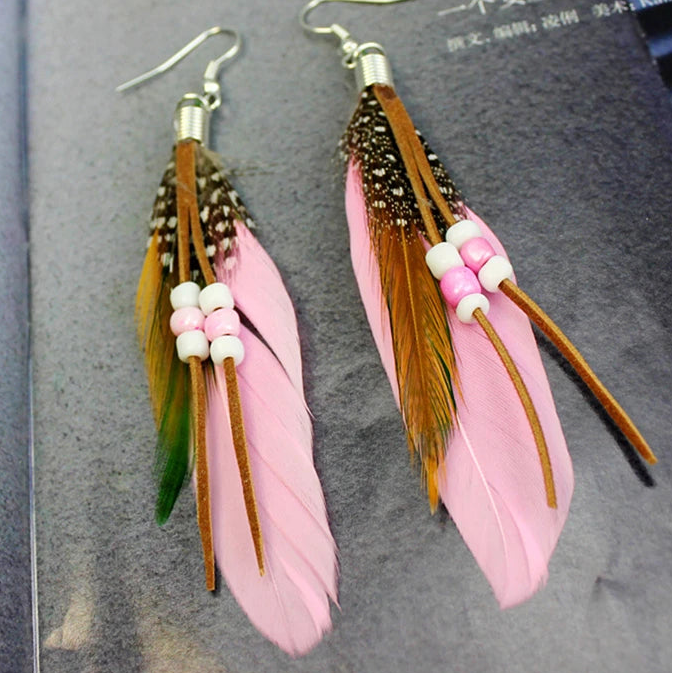 Pendientes de plumas estilo Apaches rosa