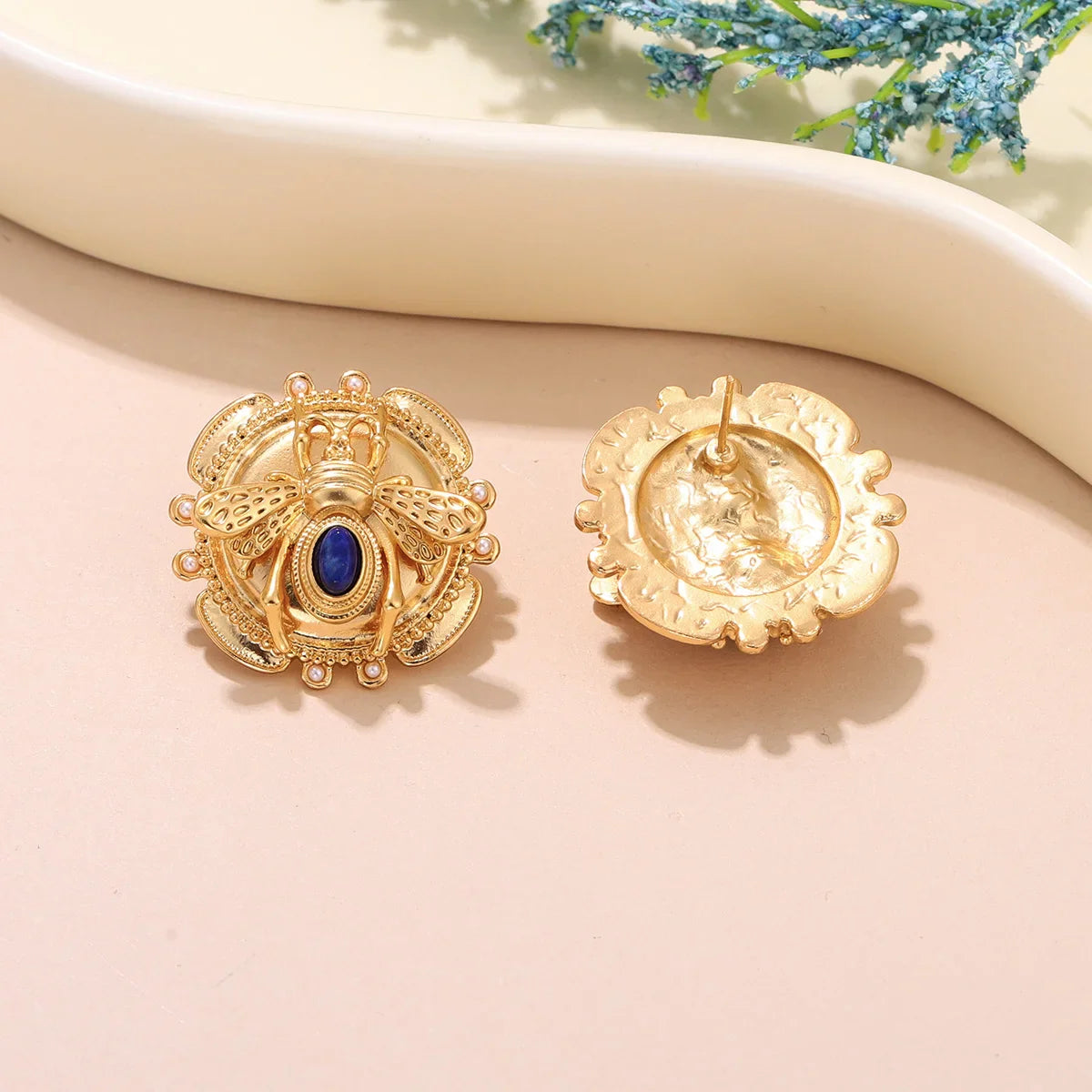 Pendientes redondos abeja dorado