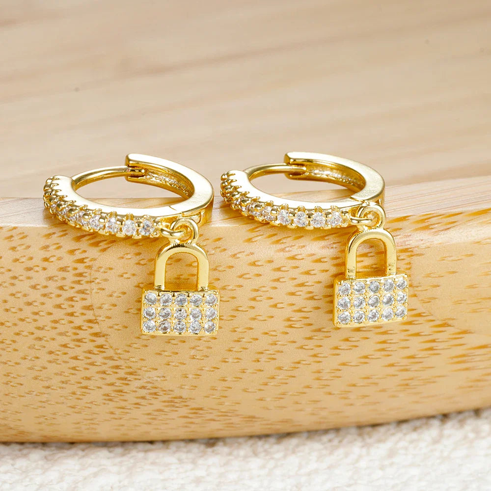 Pendientes de aro llave y candado con strass dorado