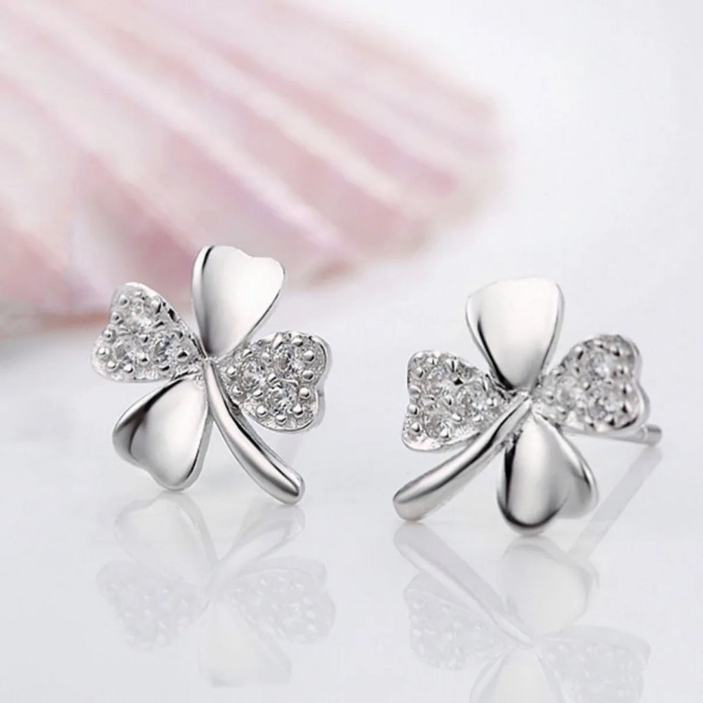 Pendientes trébol de cuatro corazones pavé de strass