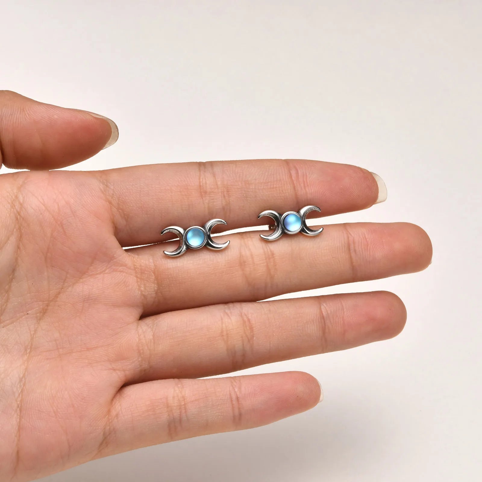 Pendientes de Botón Triple Luna Brujería Wicca Mujer