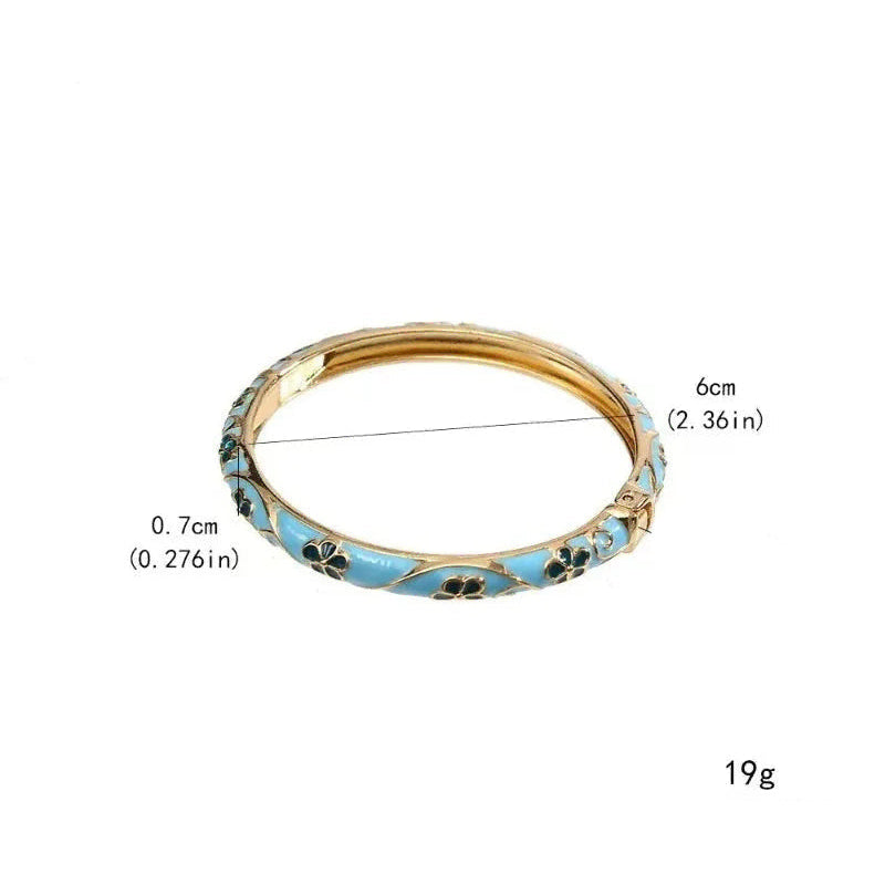 Pulsera con motivos florales y de follaje en esmalte de color